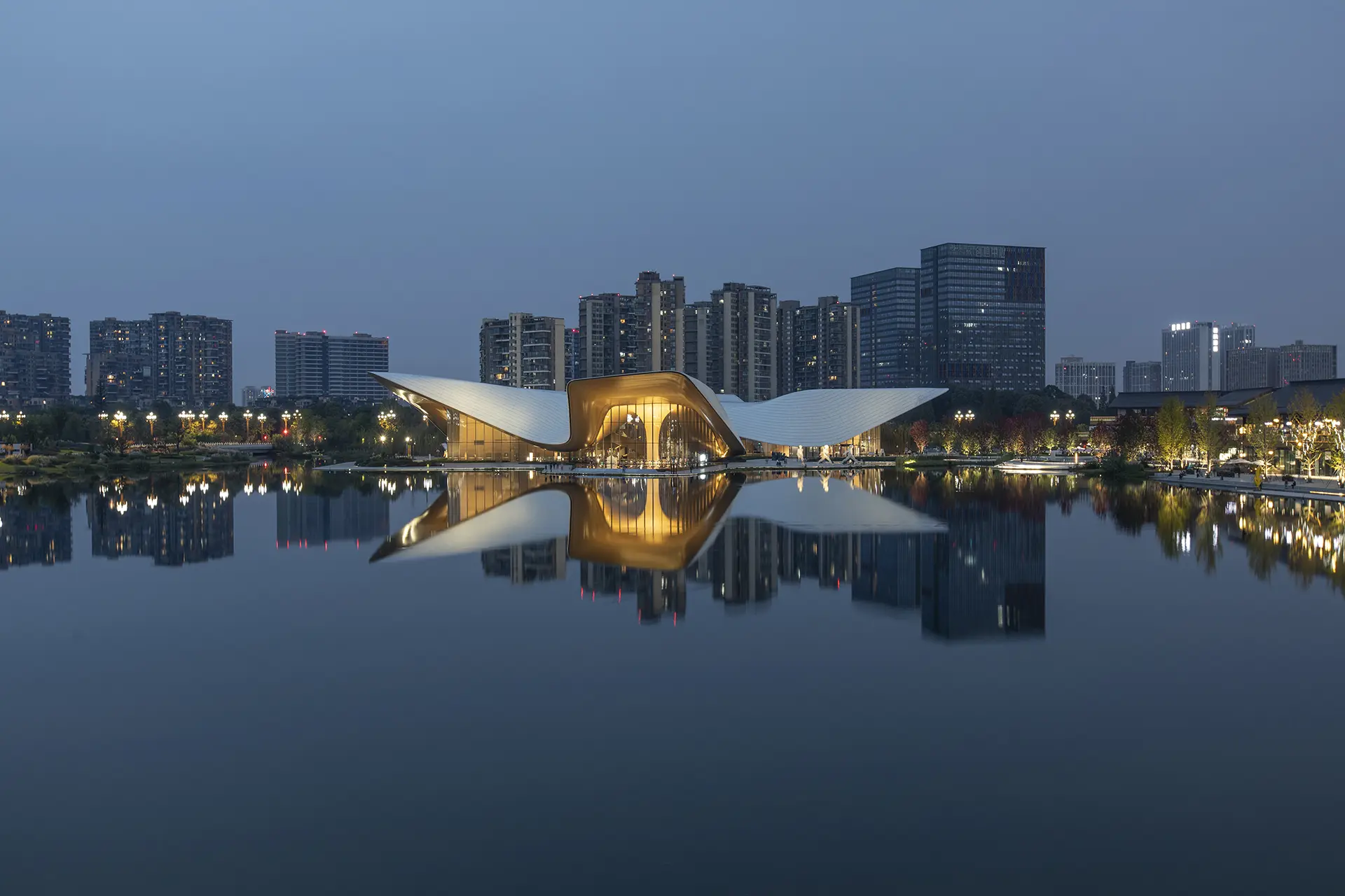Exterior architectural lighting